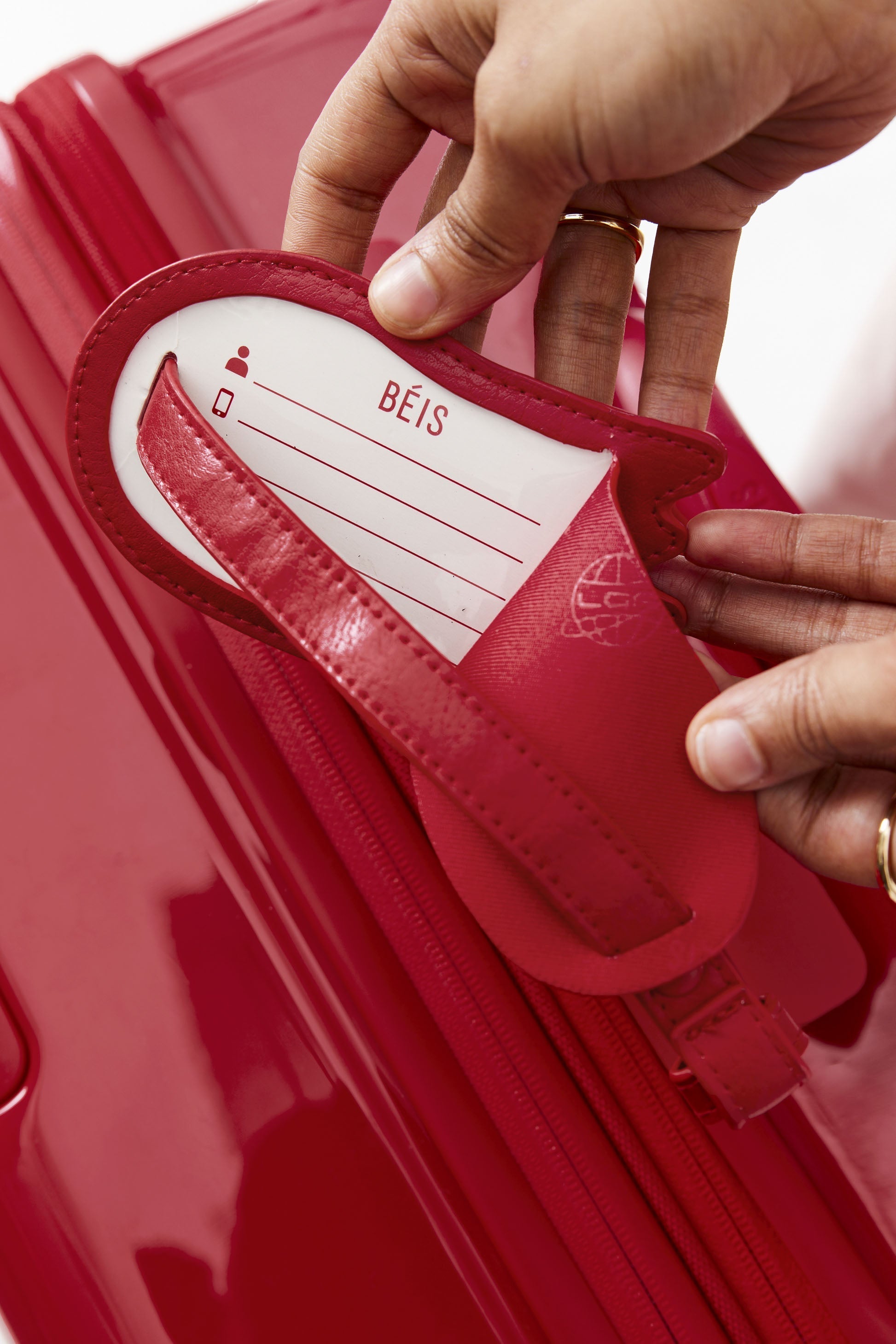 Resale The Passport & Luggage Tag Set in Text Me Red