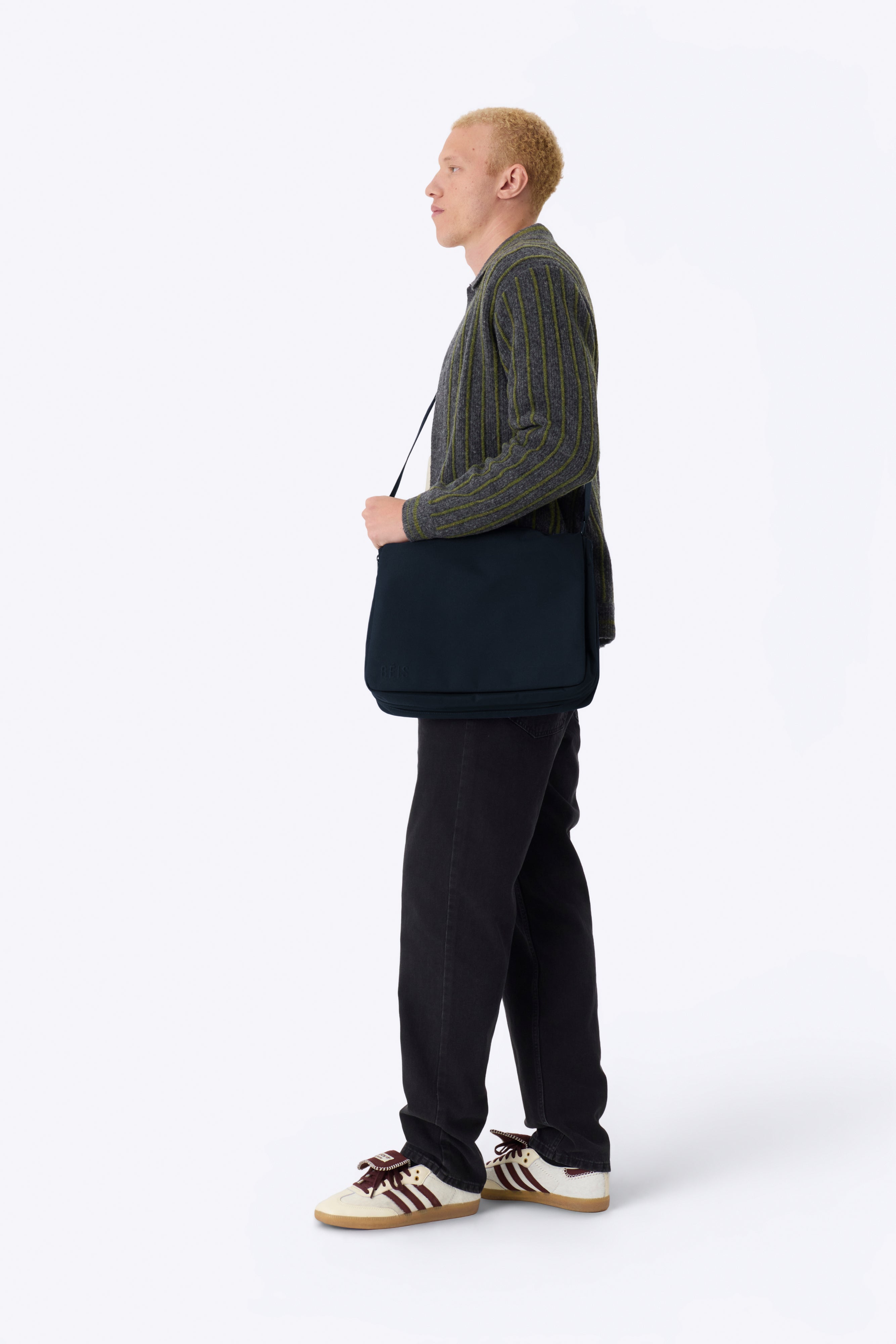 The Expandable Messenger Tote in Navy