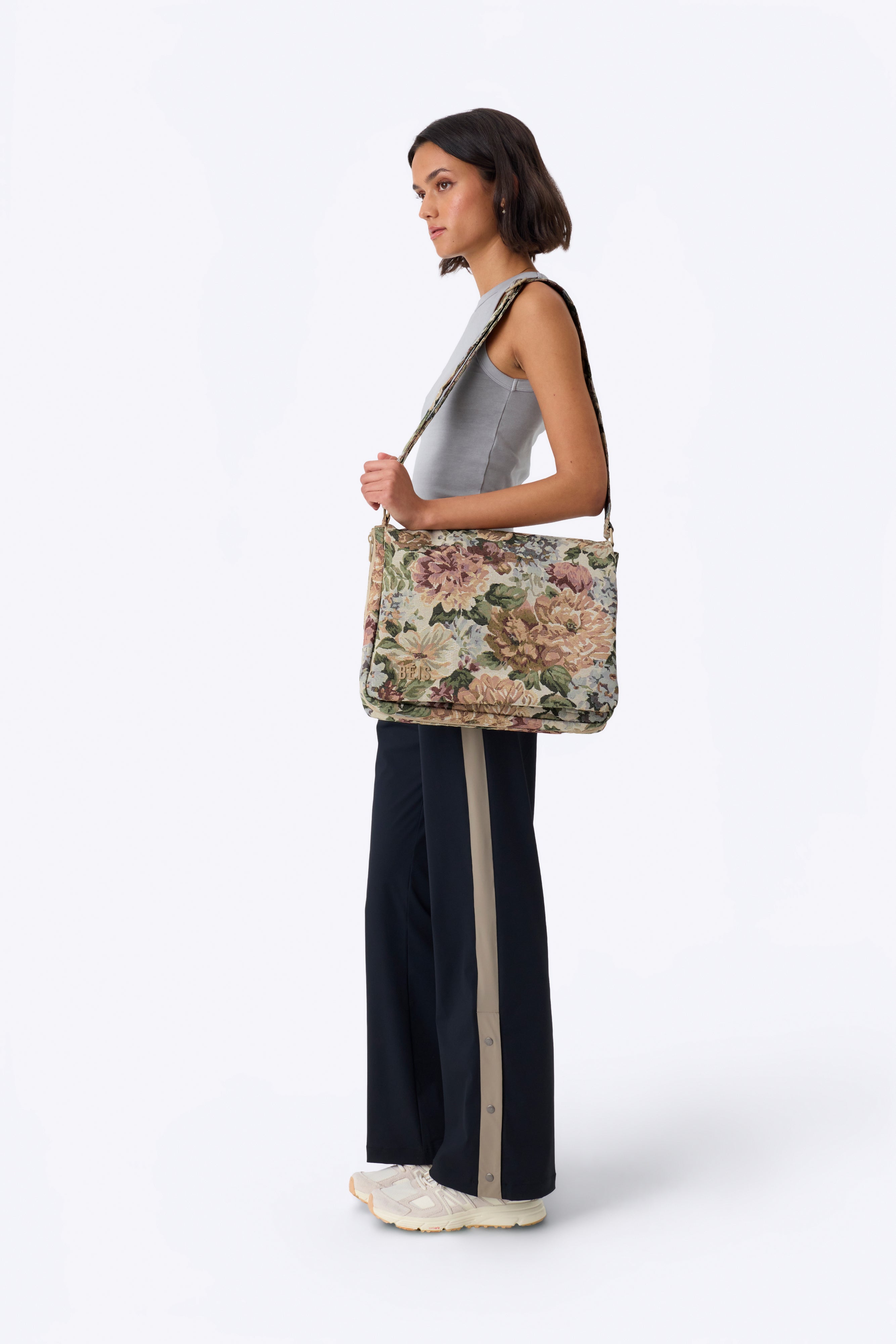 The Expandable Messenger Tote in Vintage Floral