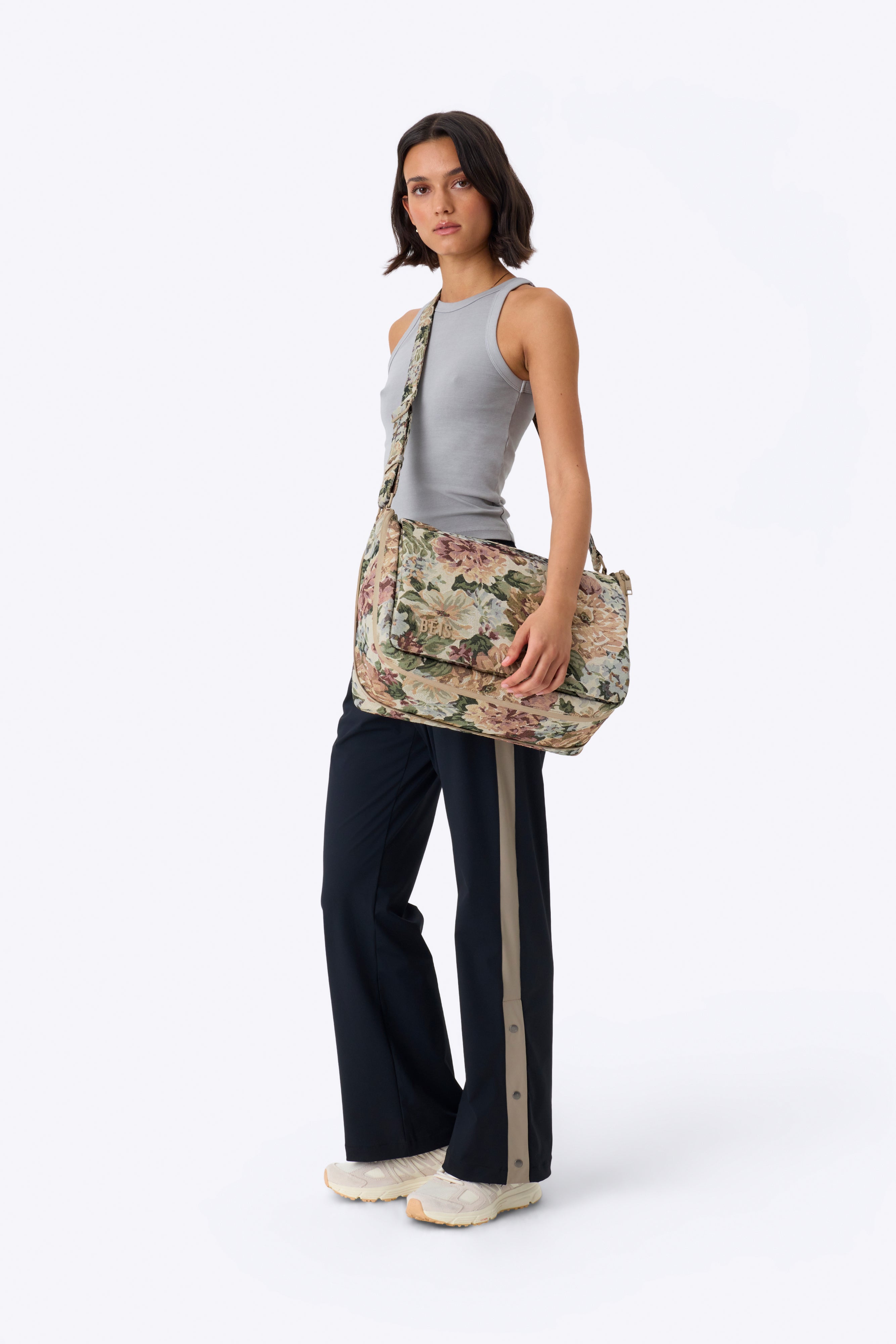 Resale The Expandable Messenger Tote in Vintage Floral