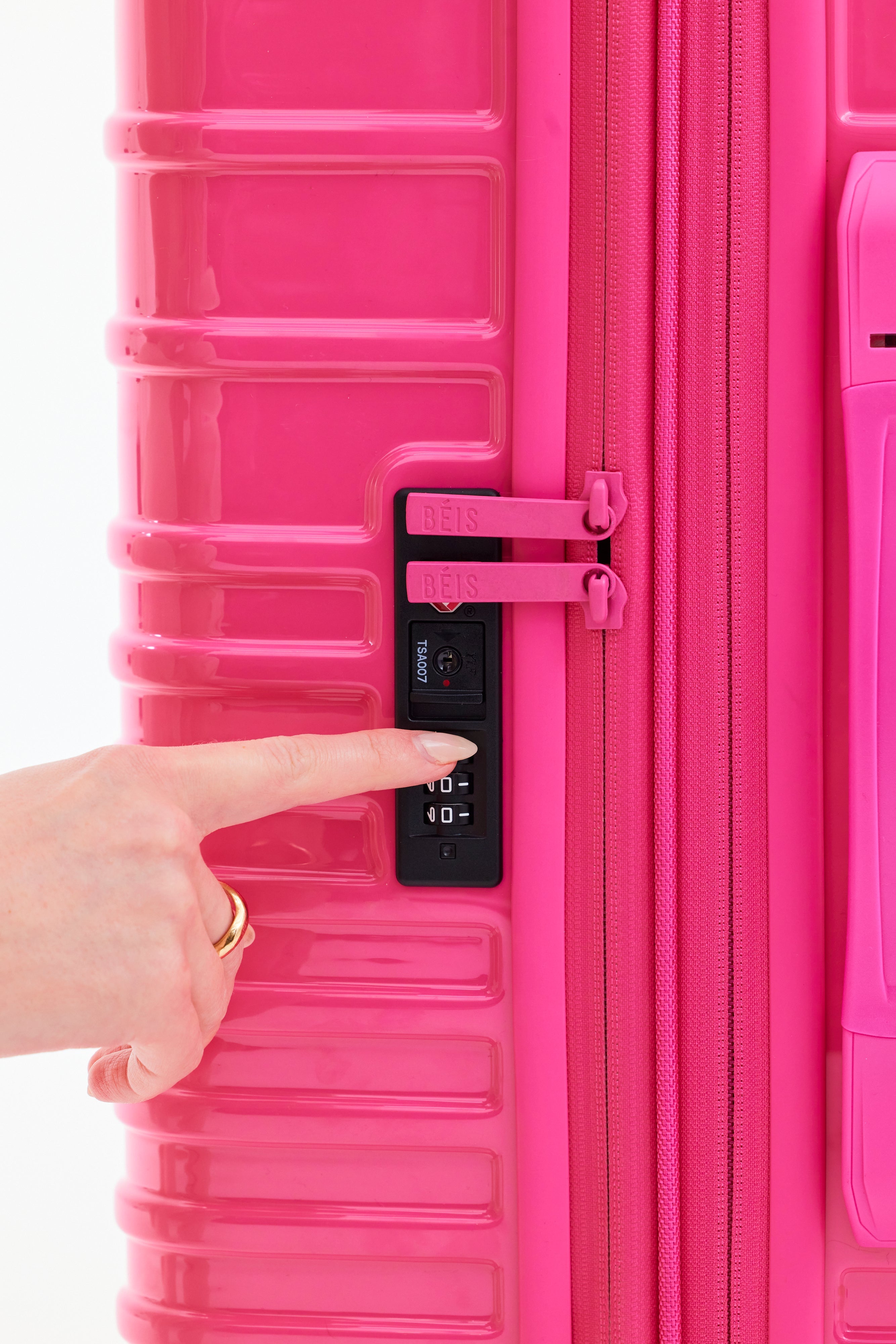 The Medium Check-In Roller in Barbie™ Pink