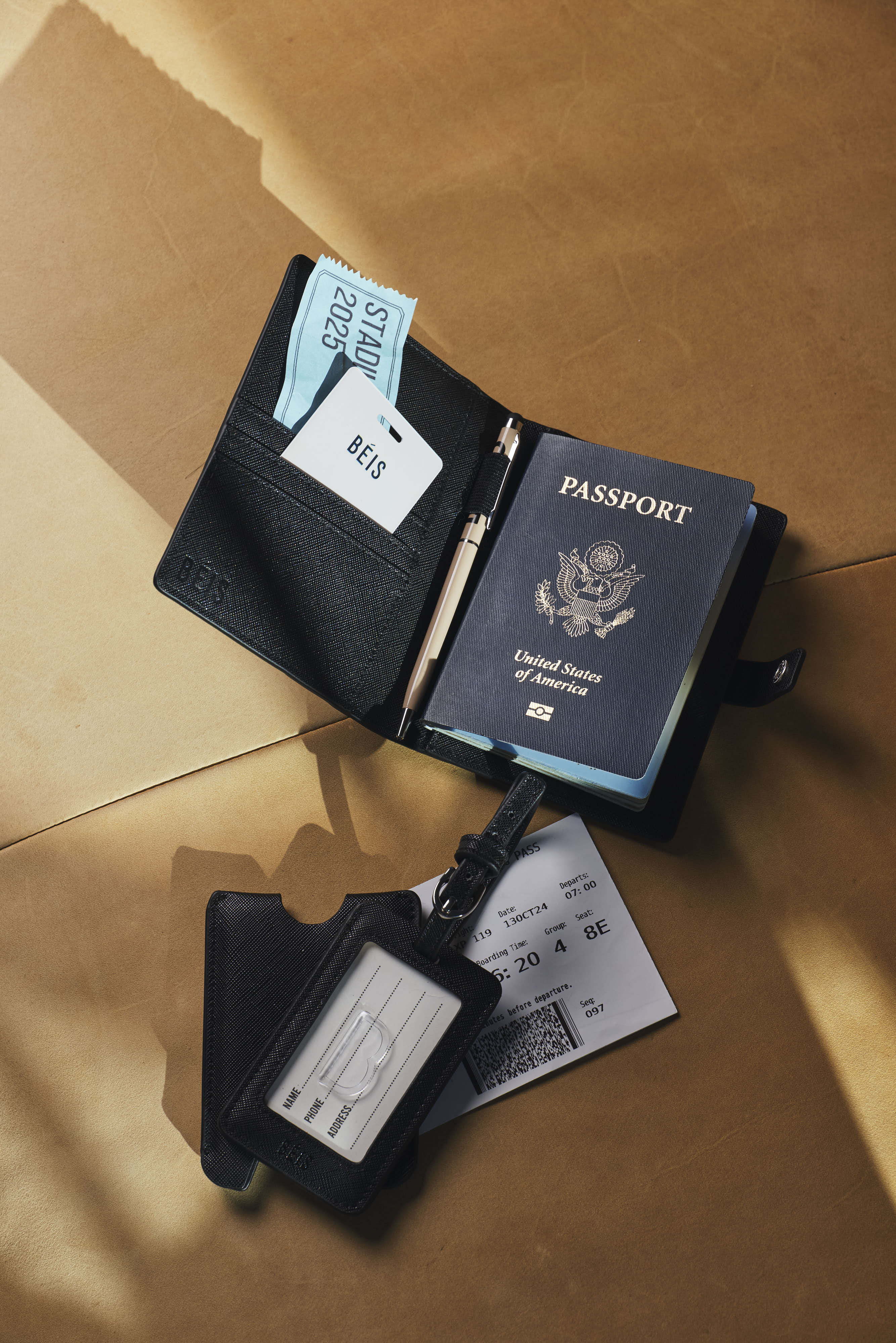 The Passport & Luggage Tag Set in Black