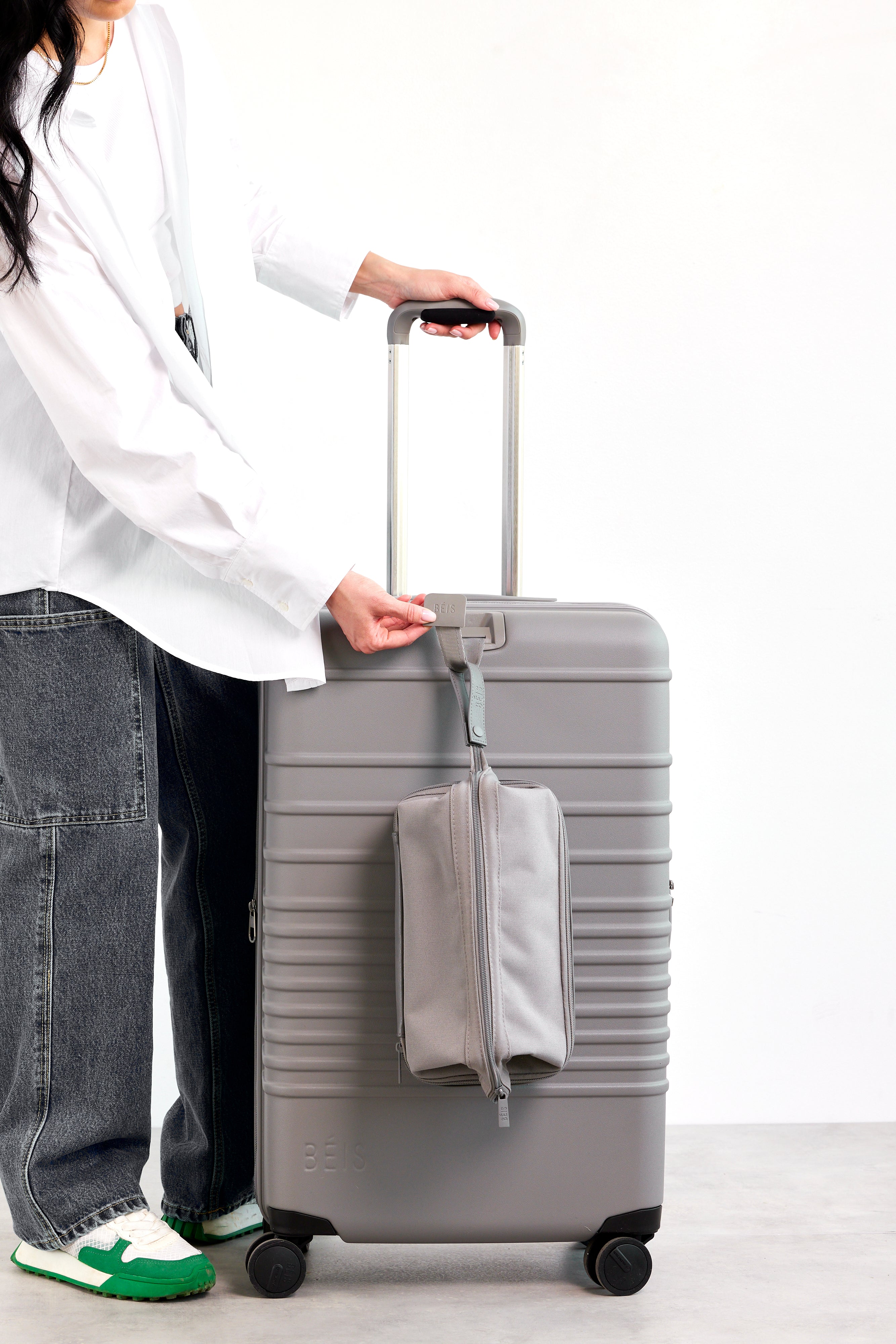 Resale The Medium Check-In Roller in Grey