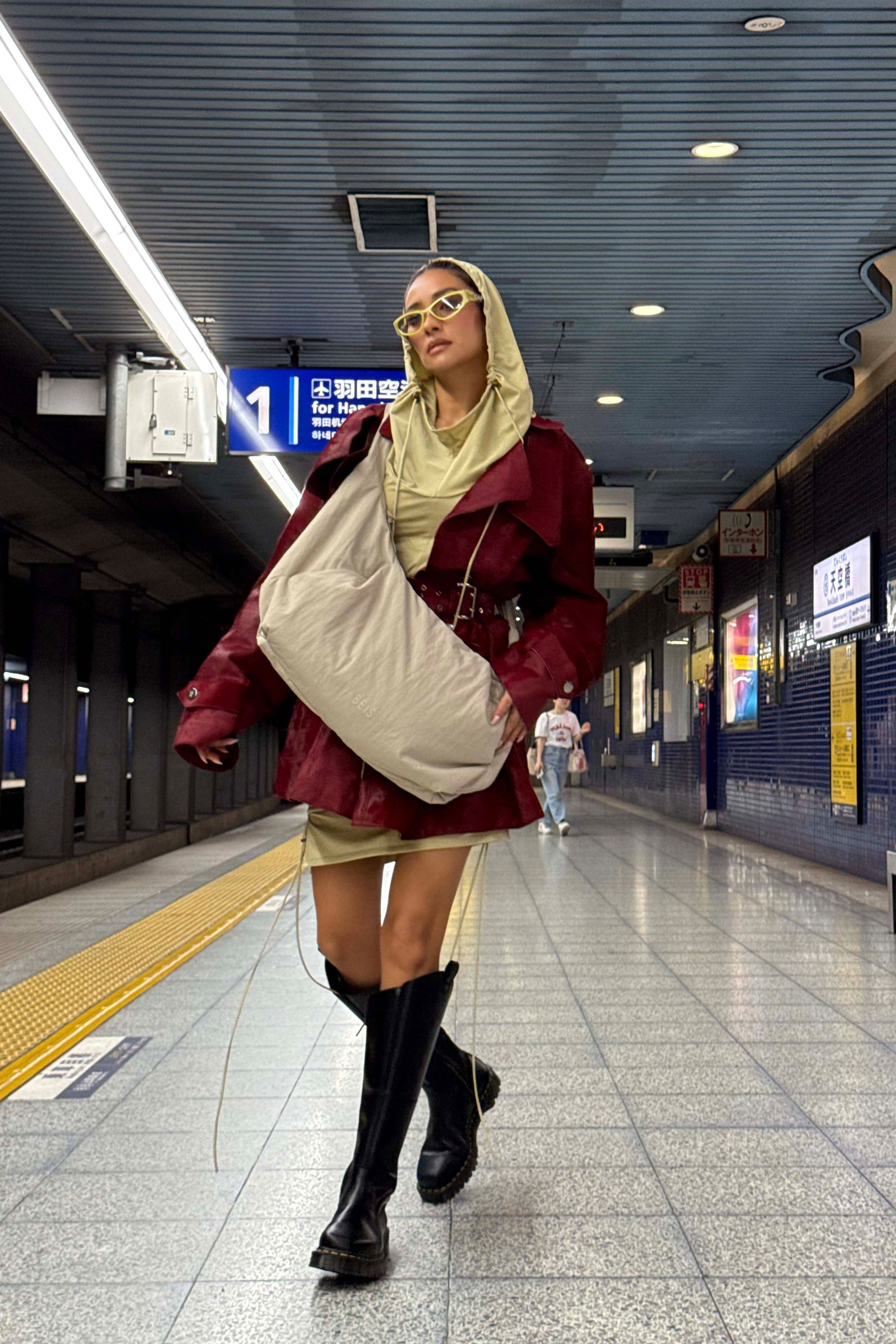 The Oversized Crescent Catchall in Oat